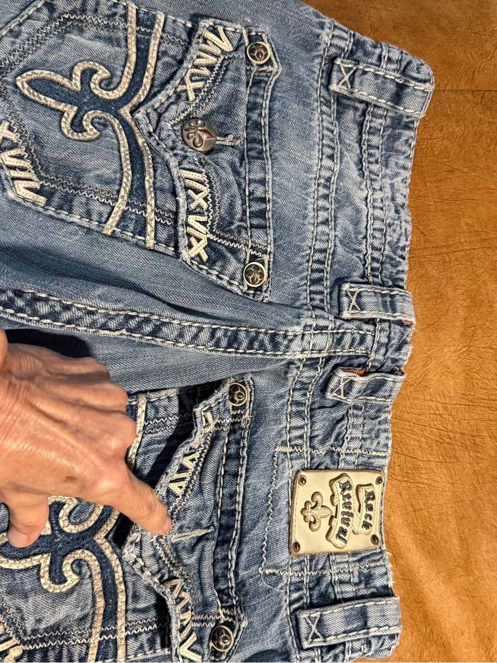 Rock Revival Men's Light Wash Blue Jeans with Contrast Gold Stitching 34x30 - Picture 2 of 3